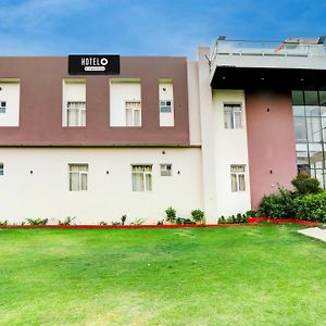 Super Hotel O Gomti Nagar Vigyan Khand